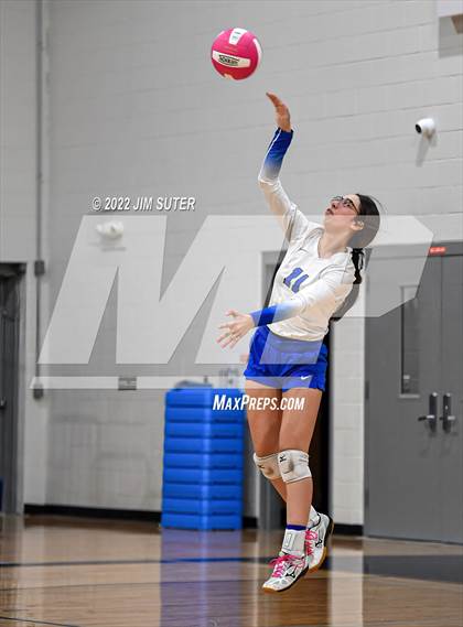 Thumbnail 2 in Granger vs. Mumford (UIL 2A Region 4 Bi-District Playoff) photogallery.