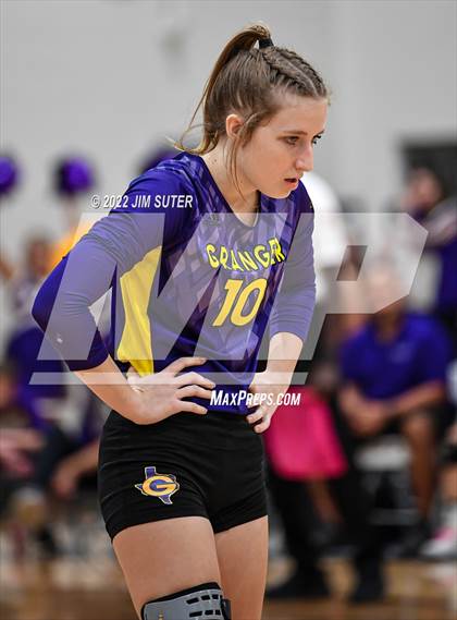 Thumbnail 2 in Granger vs. Mumford (UIL 2A Region 4 Bi-District Playoff) photogallery.