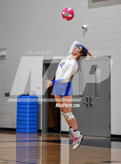 Thumbnail 1 in Granger vs. Mumford (UIL 2A Region 4 Bi-District Playoff) photogallery.