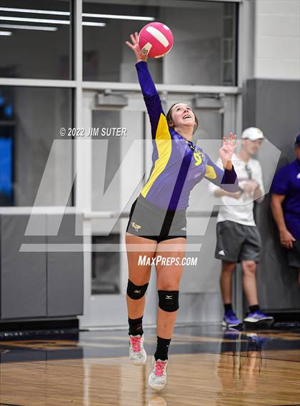 Thumbnail 2 in Granger vs. Mumford (UIL 2A Region 4 Bi-District Playoff) photogallery.