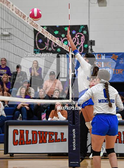 Thumbnail 2 in Granger vs. Mumford (UIL 2A Region 4 Bi-District Playoff) photogallery.