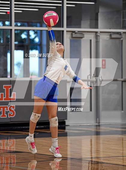 Thumbnail 1 in Granger vs. Mumford (UIL 2A Region 4 Bi-District Playoff) photogallery.