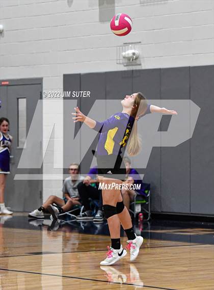 Thumbnail 2 in Granger vs. Mumford (UIL 2A Region 4 Bi-District Playoff) photogallery.