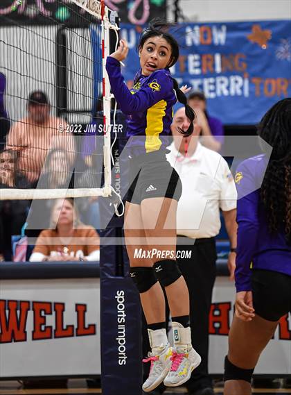 Thumbnail 1 in Granger vs. Mumford (UIL 2A Region 4 Bi-District Playoff) photogallery.