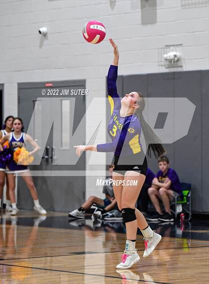 Thumbnail 1 in Granger vs. Mumford (UIL 2A Region 4 Bi-District Playoff) photogallery.