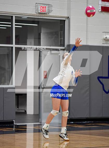Thumbnail 2 in Granger vs. Mumford (UIL 2A Region 4 Bi-District Playoff) photogallery.
