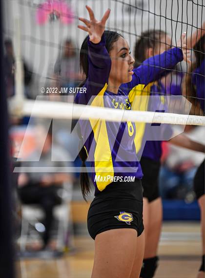 Thumbnail 2 in Granger vs. Mumford (UIL 2A Region 4 Bi-District Playoff) photogallery.