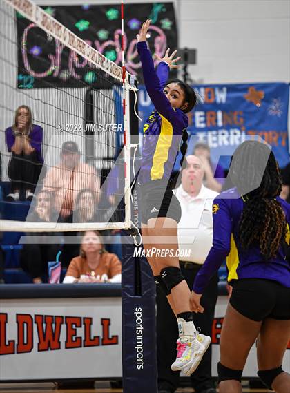 Thumbnail 3 in Granger vs. Mumford (UIL 2A Region 4 Bi-District Playoff) photogallery.