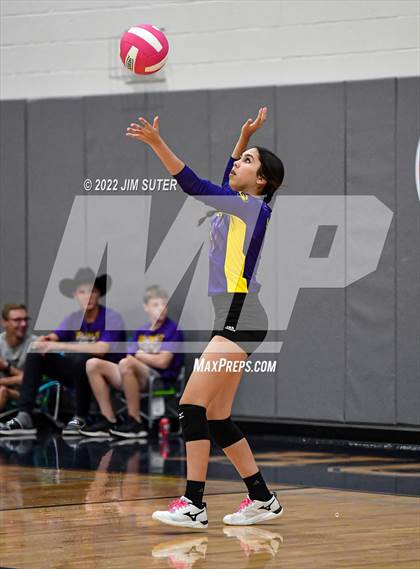 Thumbnail 1 in Granger vs. Mumford (UIL 2A Region 4 Bi-District Playoff) photogallery.