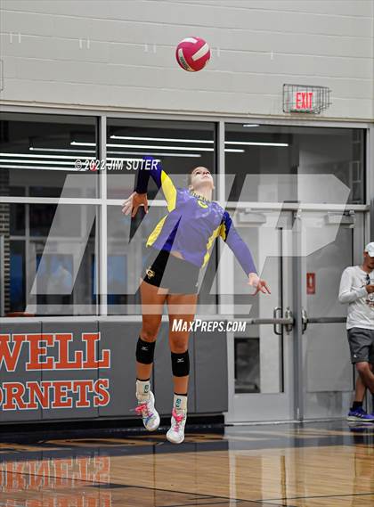 Thumbnail 1 in Granger vs. Mumford (UIL 2A Region 4 Bi-District Playoff) photogallery.
