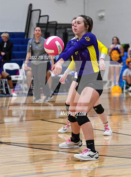 Thumbnail 1 in Granger vs. Mumford (UIL 2A Region 4 Bi-District Playoff) photogallery.