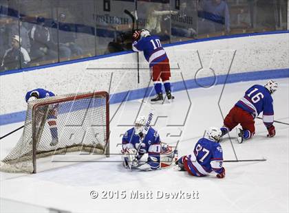 Thumbnail 1 in Greenwich vs. Glastonbury (CIAC Division I Semifinal) photogallery.