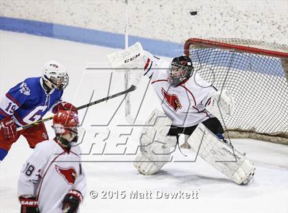 Thumbnail 3 in Greenwich vs. Glastonbury (CIAC Division I Semifinal) photogallery.