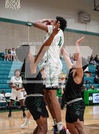 Thumbnail 1 in Brenham vs Kingwood Park photogallery.