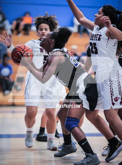 Thumbnail 3 in Palisades vs. Van Nuys photogallery.