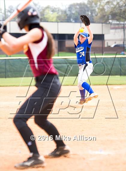 Thumbnail 2 in Girls Prep vs Montini photogallery.