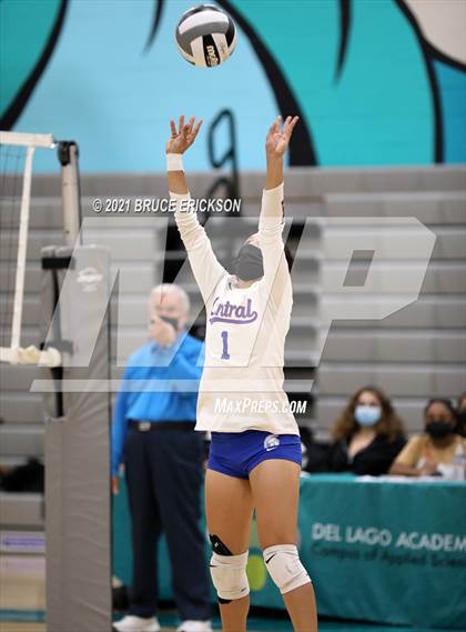 Thumbnail 2 in Central @ Del Lago Academy photogallery.