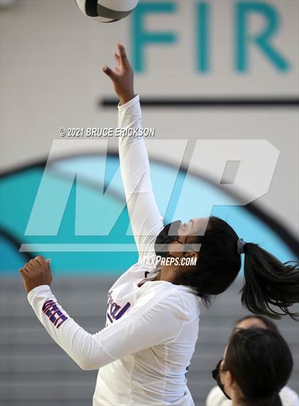 Thumbnail 3 in Central @ Del Lago Academy photogallery.