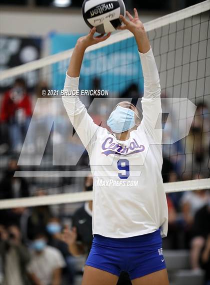 Thumbnail 2 in Central @ Del Lago Academy photogallery.