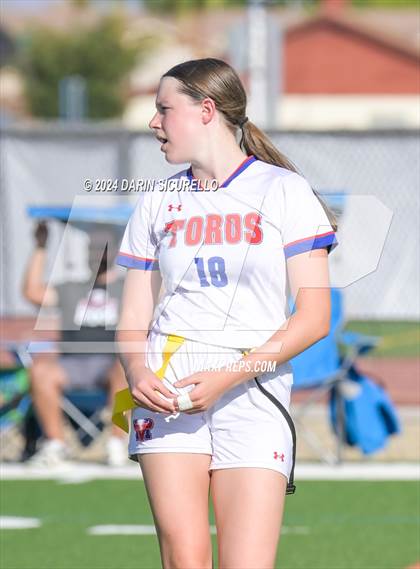 Thumbnail 2 in Mountain Ridge vs Mountain View (Make Your Mark Invitational) photogallery.