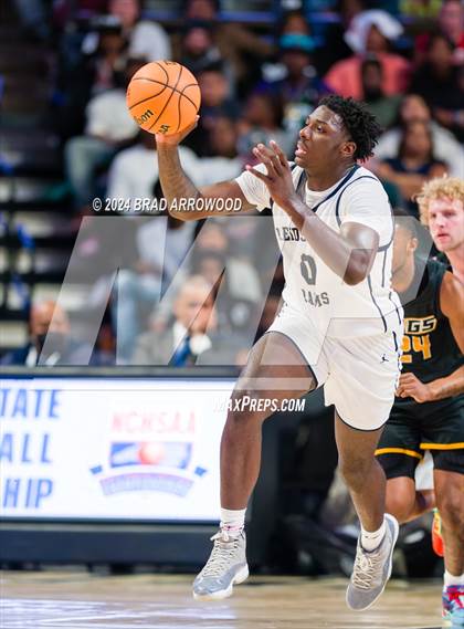 Thumbnail 1 in Farmville Central vs Reidsville (NCHSAA 2A Final) photogallery.