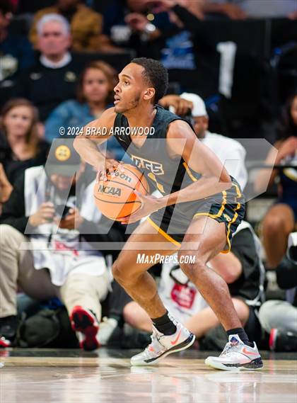 Thumbnail 3 in Farmville Central vs Reidsville (NCHSAA 2A Final) photogallery.