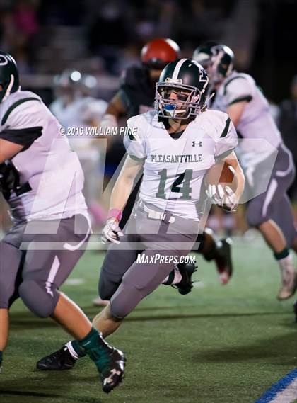 Thumbnail 2 in Pleasantville vs. Glens Falls (NYSPHSAA Class B Semifinal) photogallery.