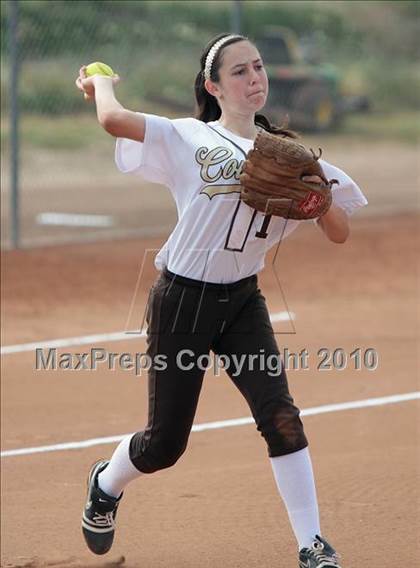Thumbnail 1 in La Canada vs. Kennedy (T.O.Tournament) photogallery.