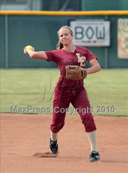 Thumbnail 3 in La Canada vs. Kennedy (T.O.Tournament) photogallery.