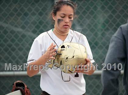Thumbnail 2 in La Canada vs. Kennedy (T.O.Tournament) photogallery.