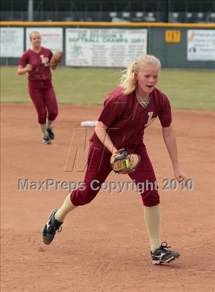 Thumbnail 1 in La Canada vs. Kennedy (T.O.Tournament) photogallery.