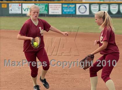 Thumbnail 3 in La Canada vs. Kennedy (T.O.Tournament) photogallery.