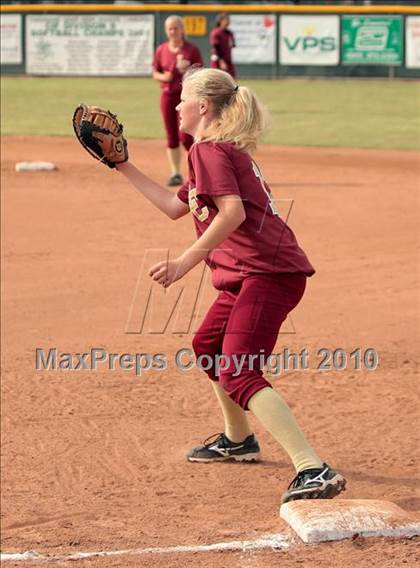 Thumbnail 3 in La Canada vs. Kennedy (T.O.Tournament) photogallery.