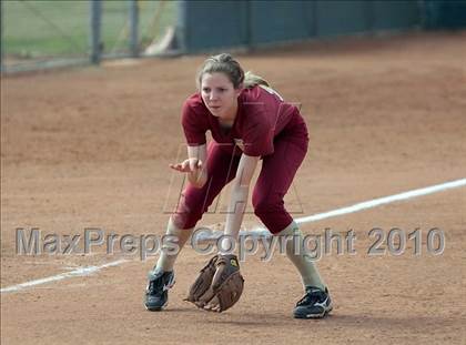Thumbnail 2 in La Canada vs. Kennedy (T.O.Tournament) photogallery.