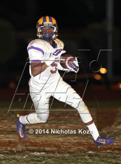 Thumbnail 2 in Lynwood vs. Dominguez photogallery.