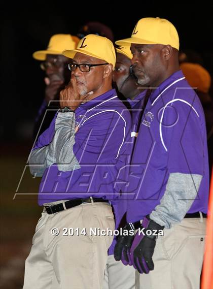 Thumbnail 2 in Lynwood vs. Dominguez photogallery.