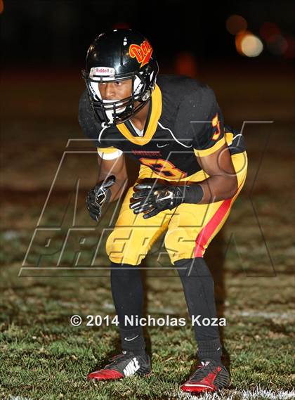 Thumbnail 2 in Lynwood vs. Dominguez photogallery.