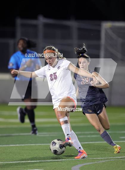 Thumbnail 3 in Round Rock @ Dripping Springs (UIL 6A Regional Quarterfinals) photogallery.