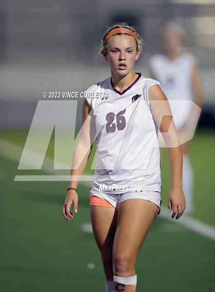 Thumbnail 3 in Round Rock @ Dripping Springs (UIL 6A Regional Quarterfinals) photogallery.