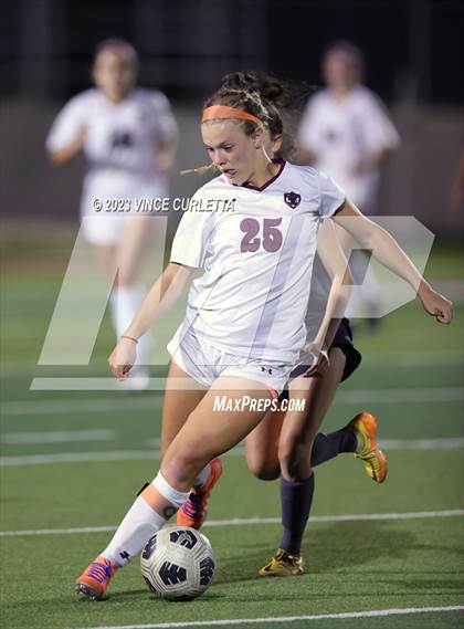 Thumbnail 2 in Round Rock @ Dripping Springs (UIL 6A Regional Quarterfinals) photogallery.