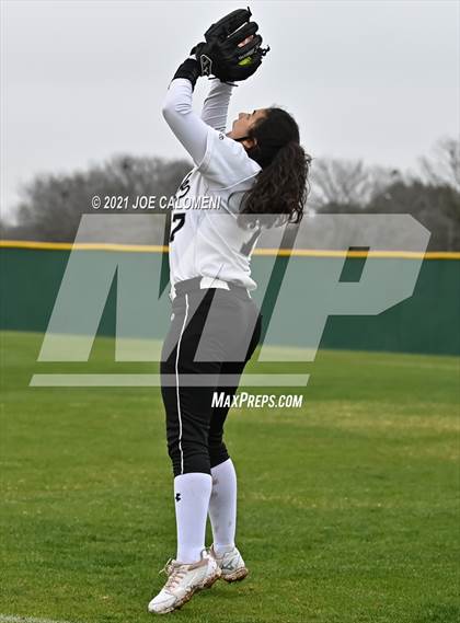 Thumbnail 2 in Clark vs Harlandale (NEISD Tournament) photogallery.