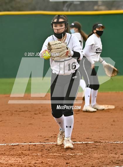 Thumbnail 3 in Clark vs Harlandale (NEISD Tournament) photogallery.