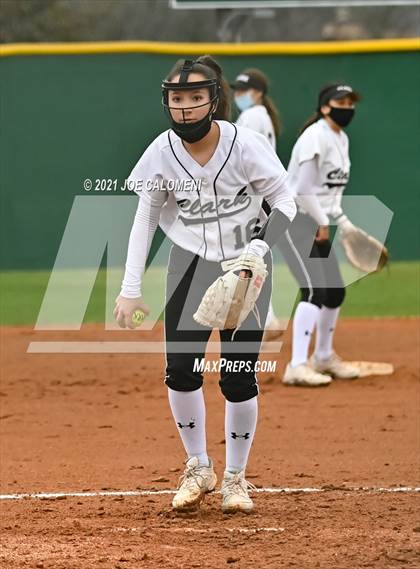 Thumbnail 1 in Clark vs Harlandale (NEISD Tournament) photogallery.