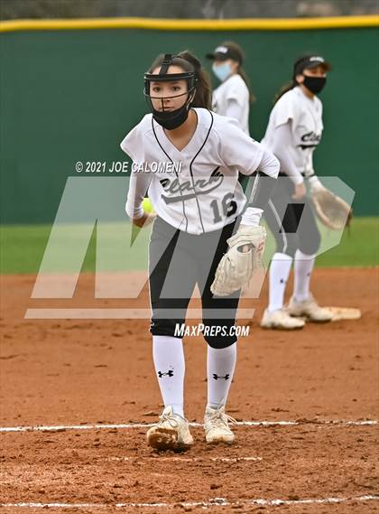 Thumbnail 2 in Clark vs Harlandale (NEISD Tournament) photogallery.