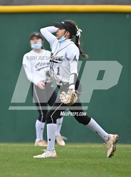 Thumbnail 2 in Clark vs Harlandale (NEISD Tournament) photogallery.