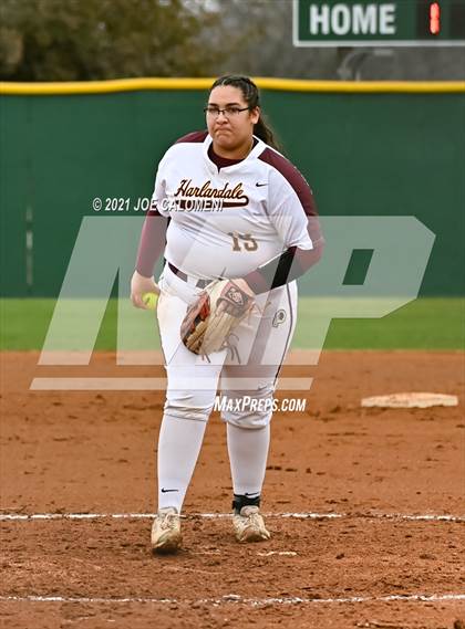 Thumbnail 2 in Clark vs Harlandale (NEISD Tournament) photogallery.