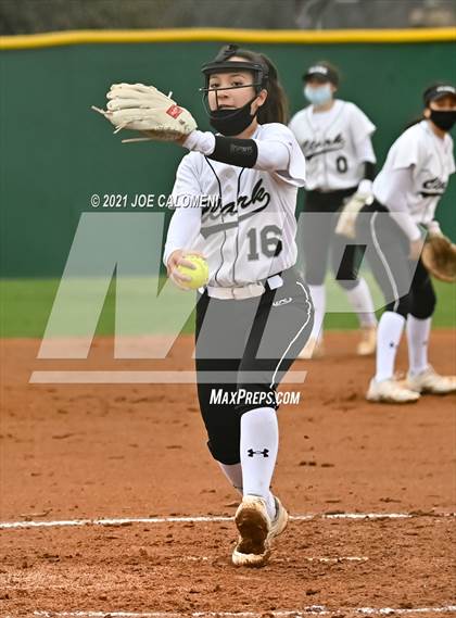 Thumbnail 1 in Clark vs Harlandale (NEISD Tournament) photogallery.