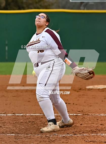 Thumbnail 3 in Clark vs Harlandale (NEISD Tournament) photogallery.