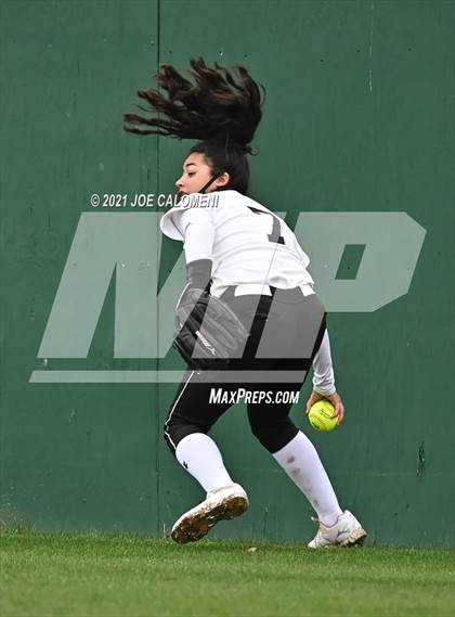 Thumbnail 1 in Clark vs Harlandale (NEISD Tournament) photogallery.