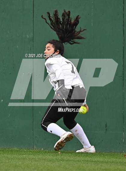 Thumbnail 2 in Clark vs Harlandale (NEISD Tournament) photogallery.